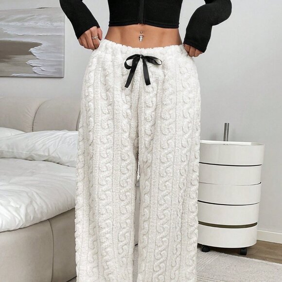 White Casual Women's Christmas & Black Patch Waist Band Wide Leg Loose Pants - Picture 2 of 6